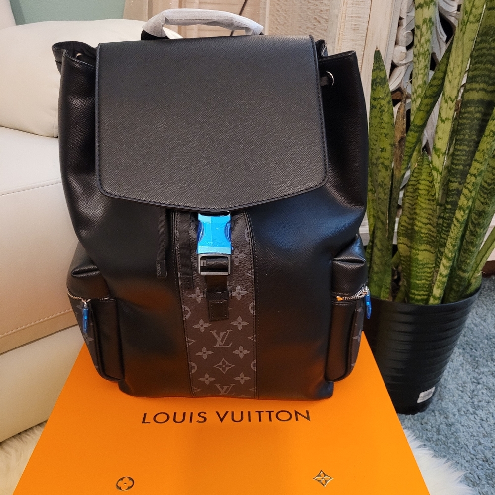 LV Eclipse Backpack w/ Dustbag